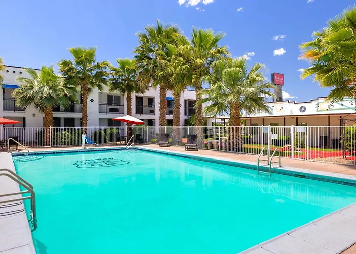 Hotel Ramada By Wyndham Kingman