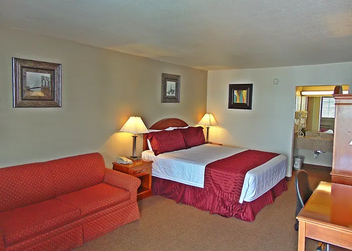 Ramada By Wyndham Hotel Kingman
