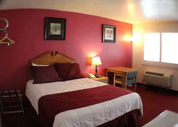 Ramada By Wyndham Kingman