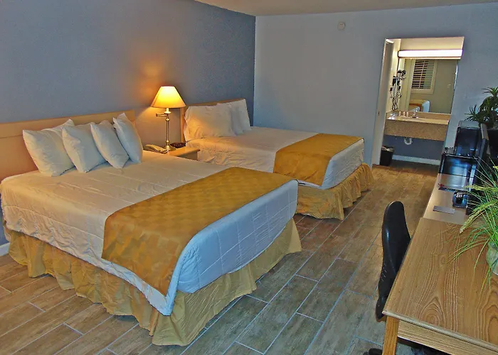 Hotel Ramada By Wyndham Kingman