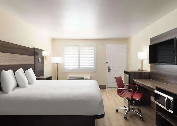 Ramada By Wyndham 4*