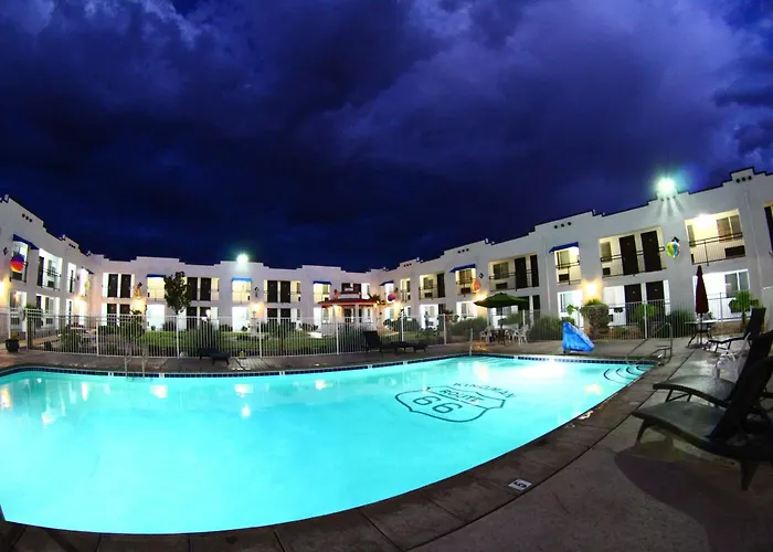 Ramada By Wyndham Hotel Kingman