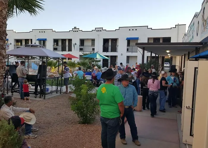 Ramada By Wyndham Hotel Kingman